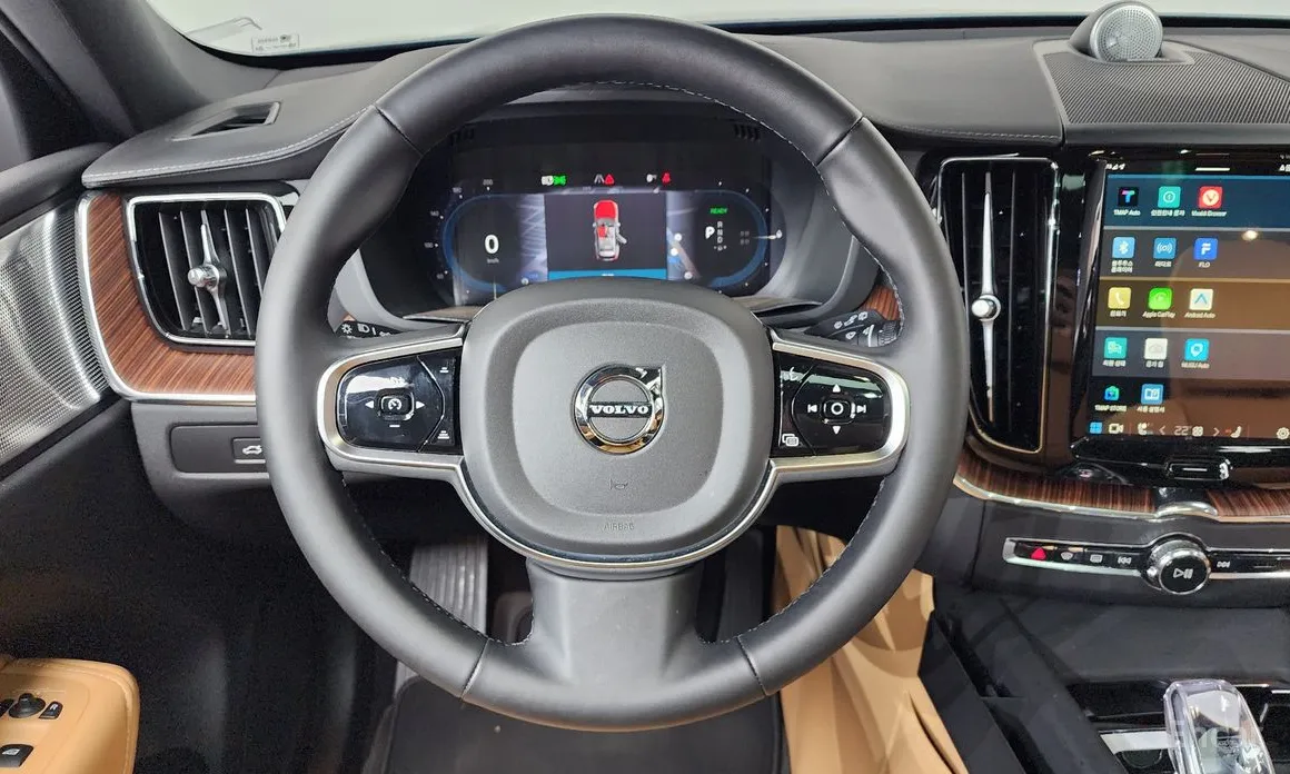 Фото 13 - Volvo XC60