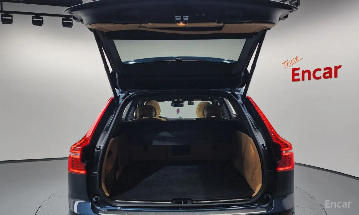 Фото 20 - Volvo XC60