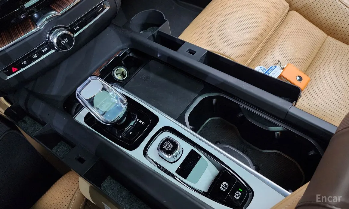 Фото 9 - Volvo XC60