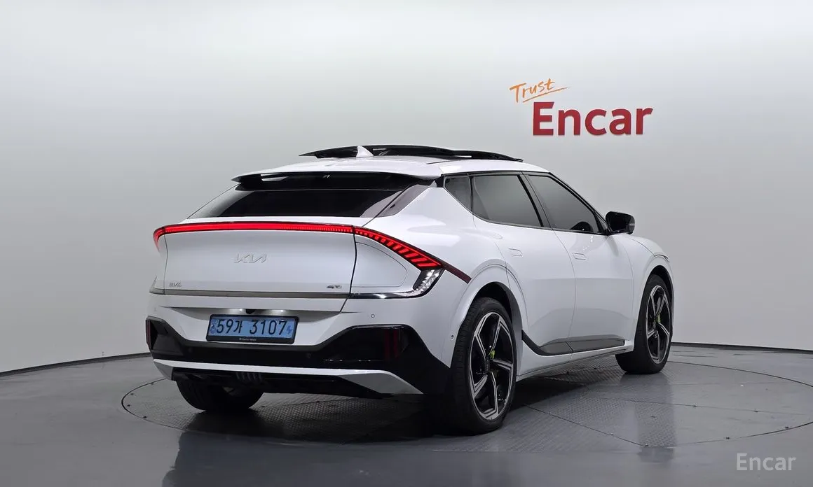 Фото 2 - Kia EV6