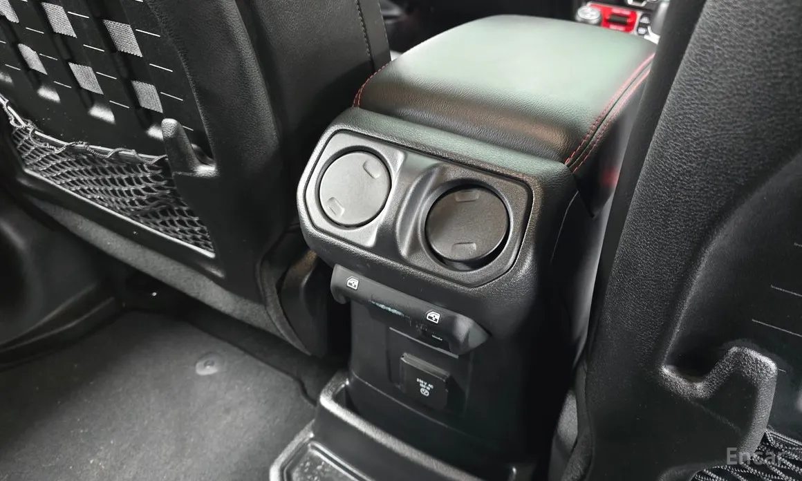 Фото 19 - Jeep Wrangler