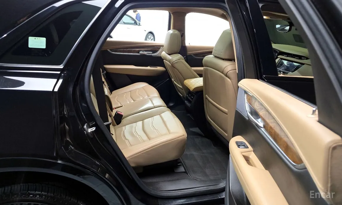 Фото 12 - Cadillac XT5