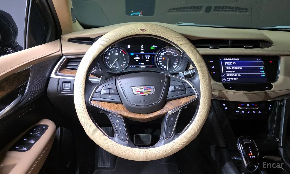 Фото 13 - Cadillac XT5