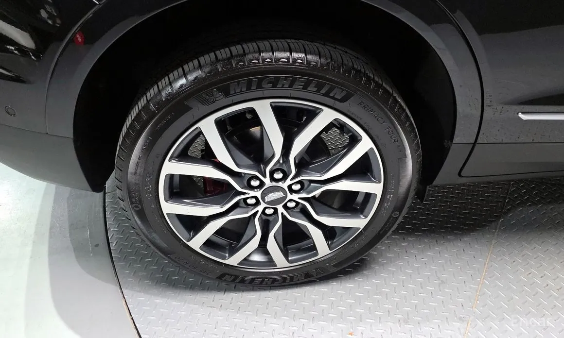 Фото 5 - Cadillac XT5