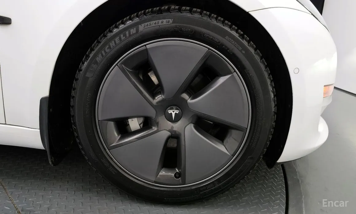 Фото 5 - Tesla Model 3