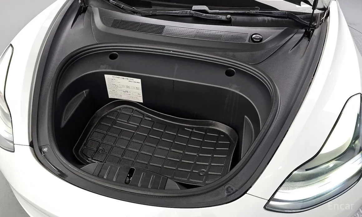 Фото 6 - Tesla Model 3