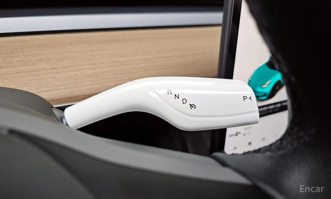 Фото 9 - Tesla Model 3