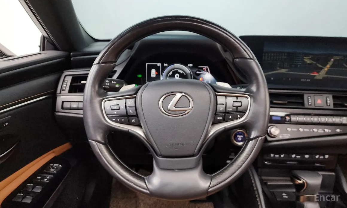 Фото 13 - Lexus ES