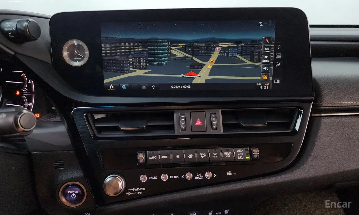 Фото 14 - Lexus ES