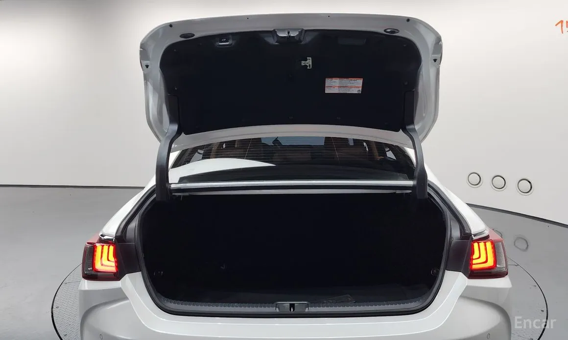 Фото 20 - Lexus ES