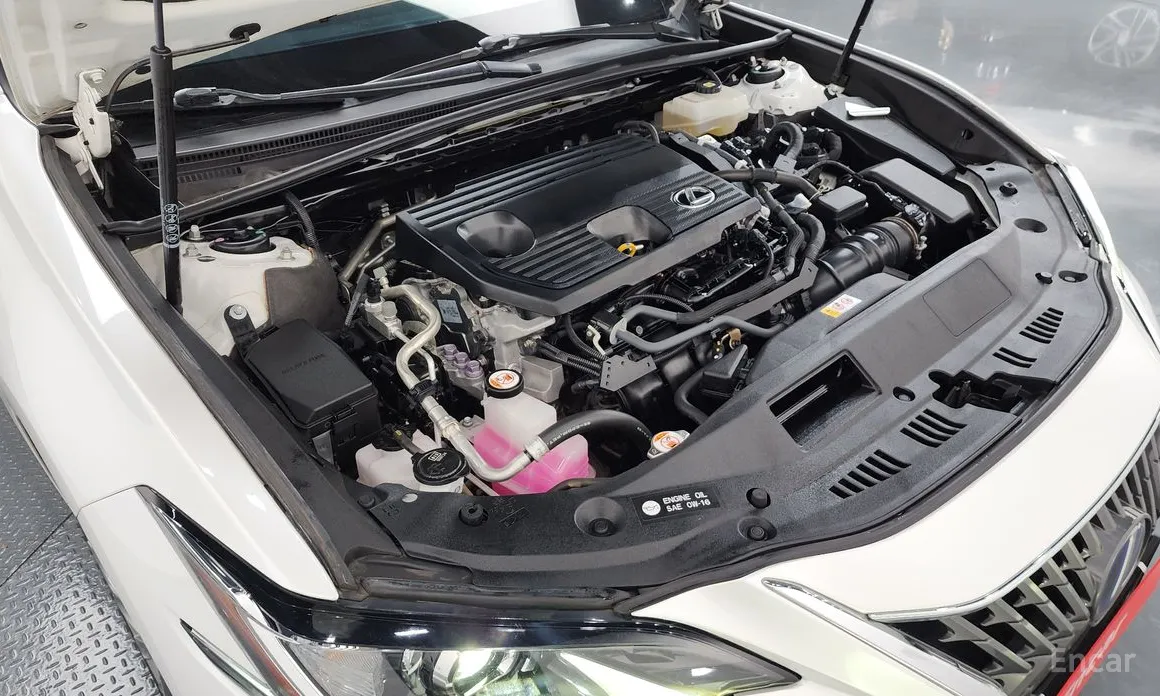 Фото 6 - Lexus ES