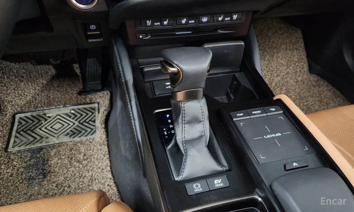 Фото 9 - Lexus ES