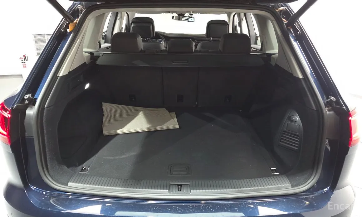 Фото 20 - Volkswagen Touareg