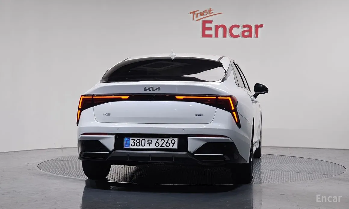 Фото 4 - Kia K5