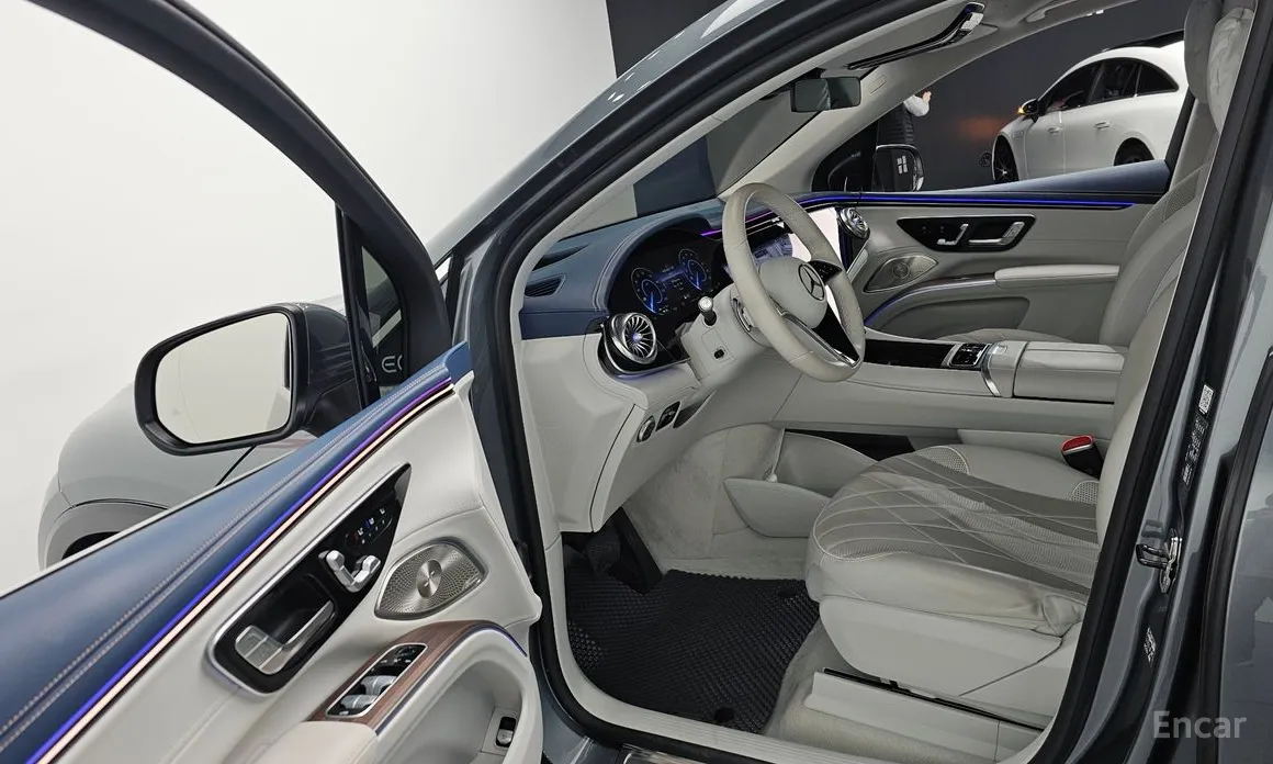 Фото 10 - Mercedes-Benz EQS