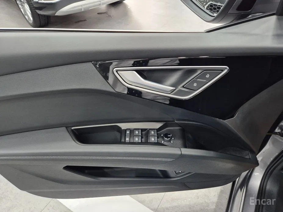 Фото 14 - Audi Q4 e-tron