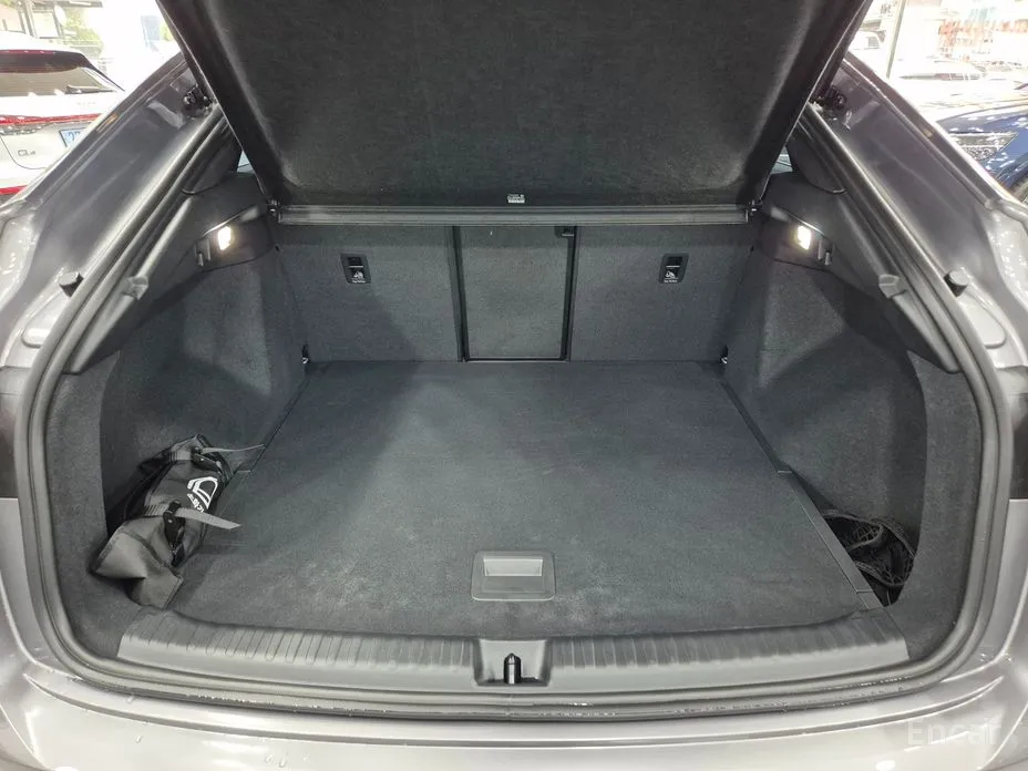 Фото 18 - Audi Q4 e-tron