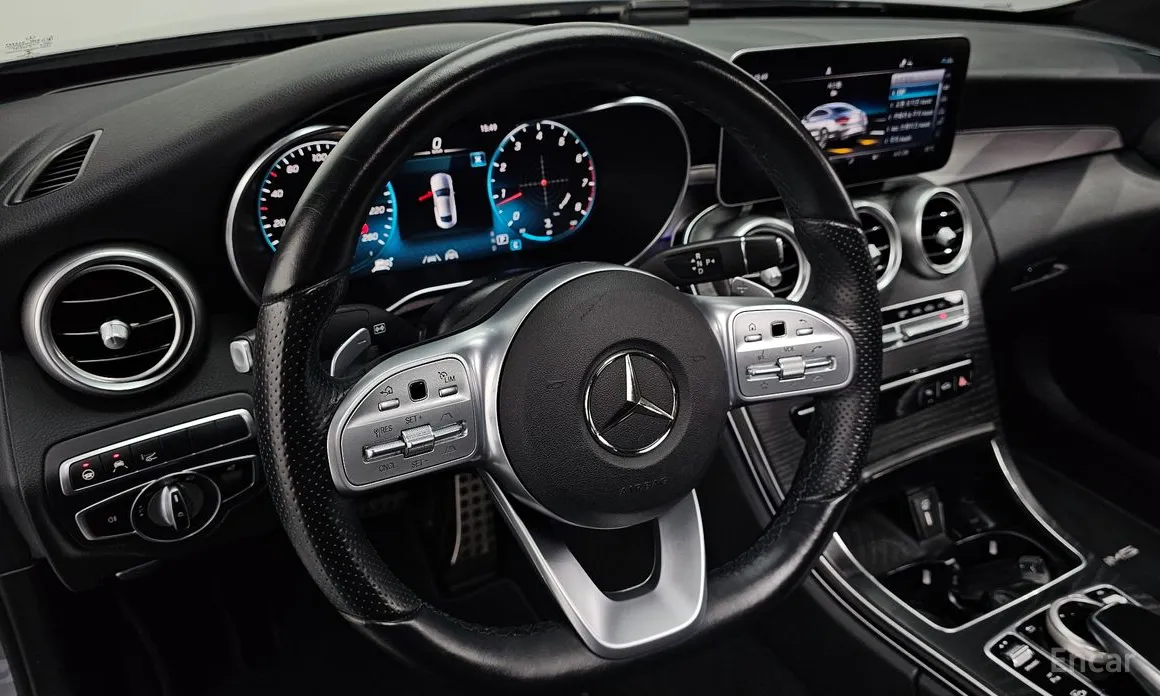 Фото 13 - Mercedes-Benz C-Class