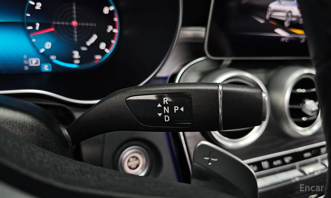 Фото 9 - Mercedes-Benz C-Class