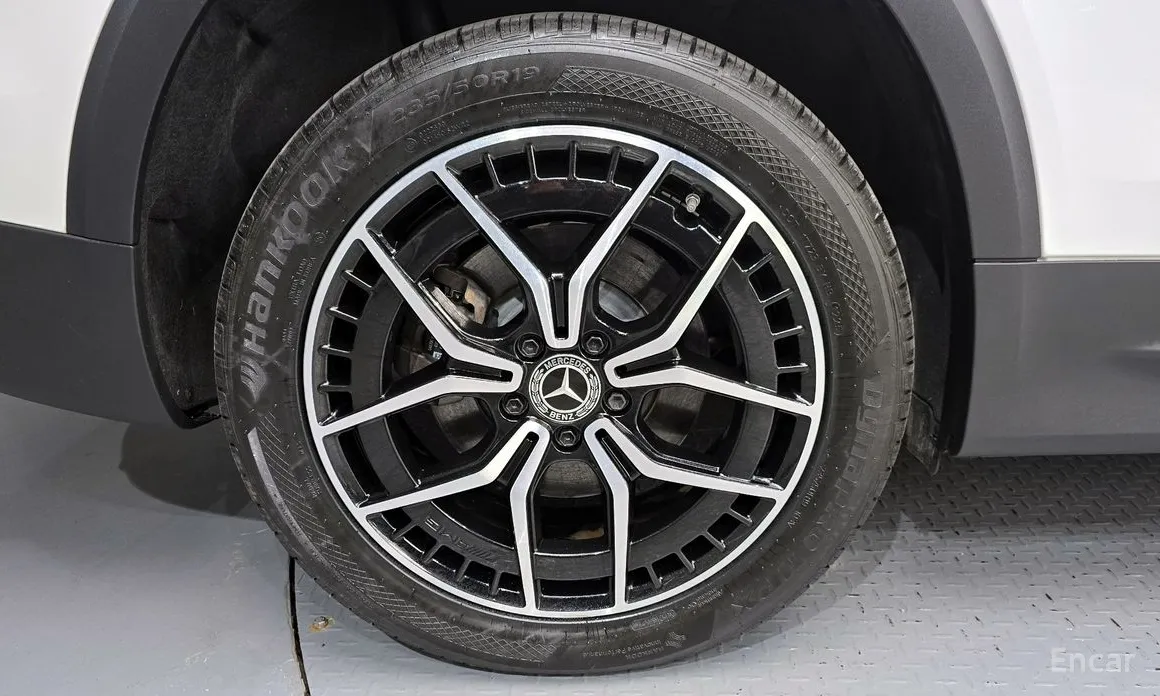 Фото 5 - Mercedes-Benz EQB