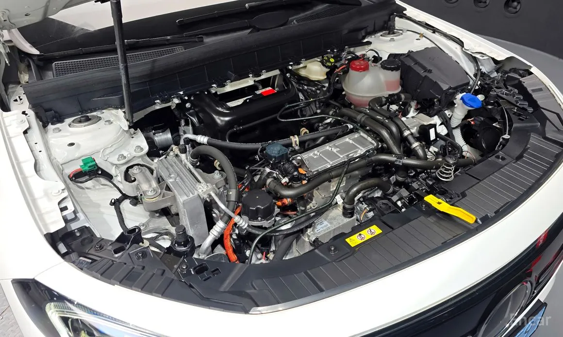 Фото 6 - Mercedes-Benz EQB