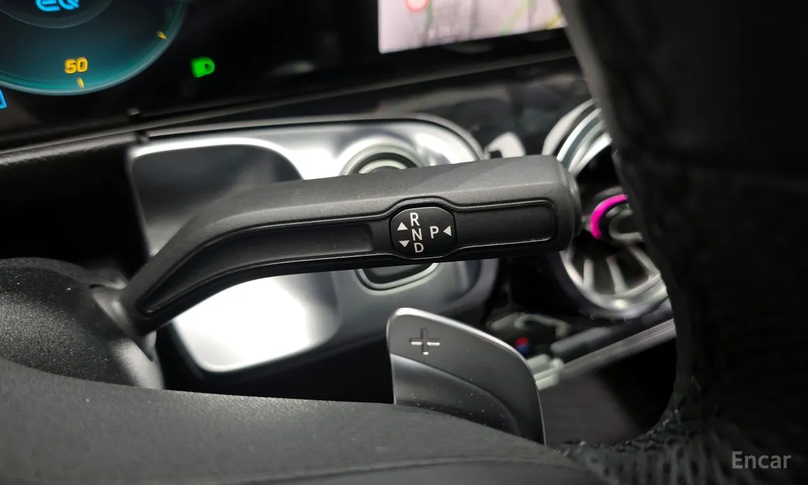 Фото 9 - Mercedes-Benz EQB