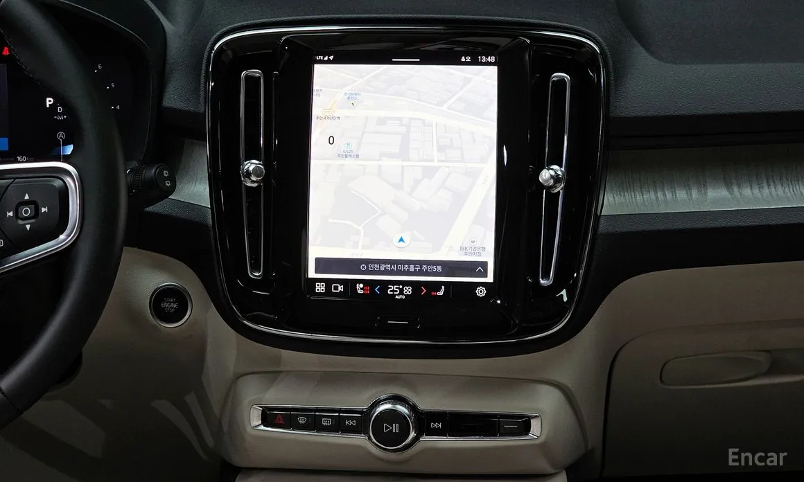 Фото 14 - Volvo XC40