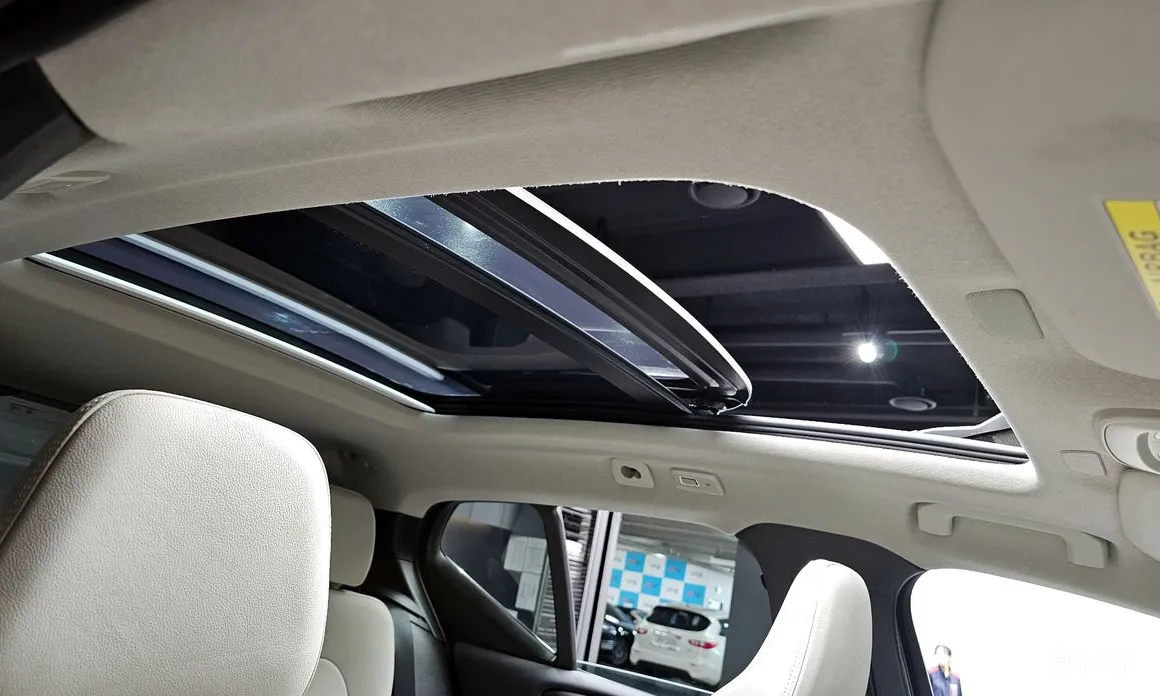 Фото 19 - Volvo XC40