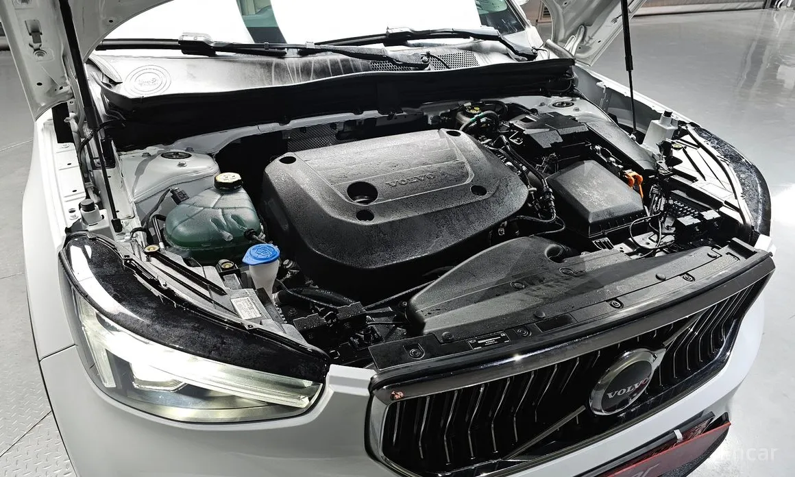 Фото 6 - Volvo XC40