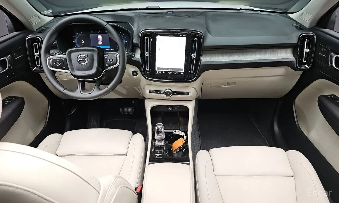 Фото 7 - Volvo XC40