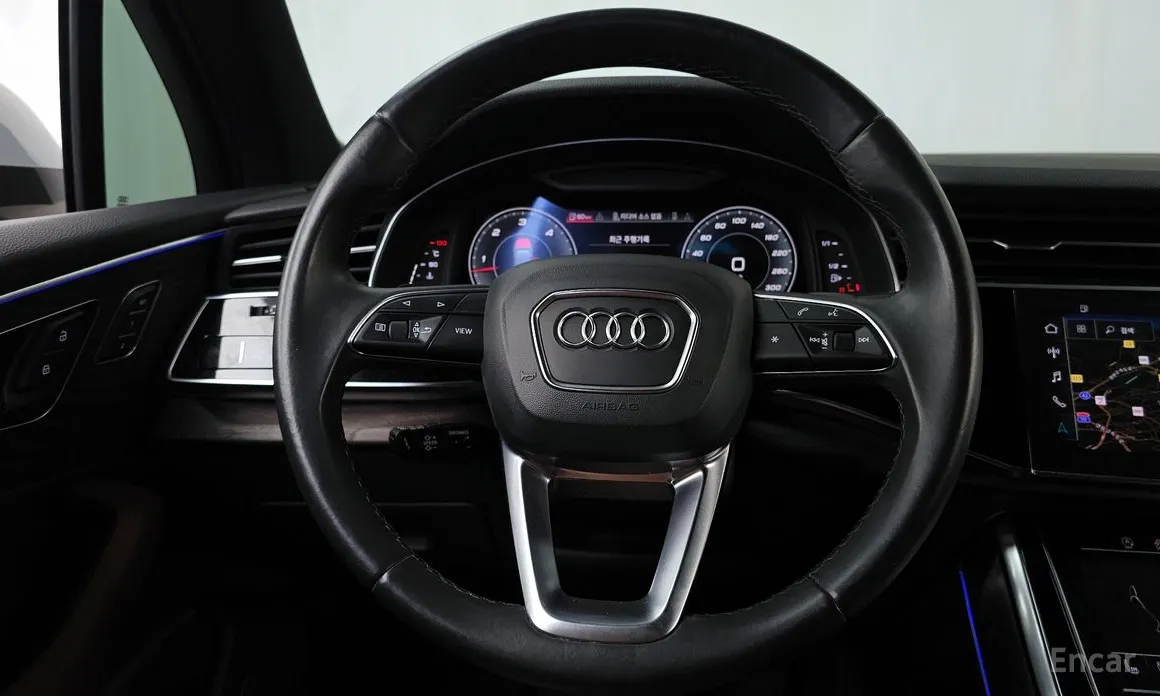 Фото 13 - Audi Q7