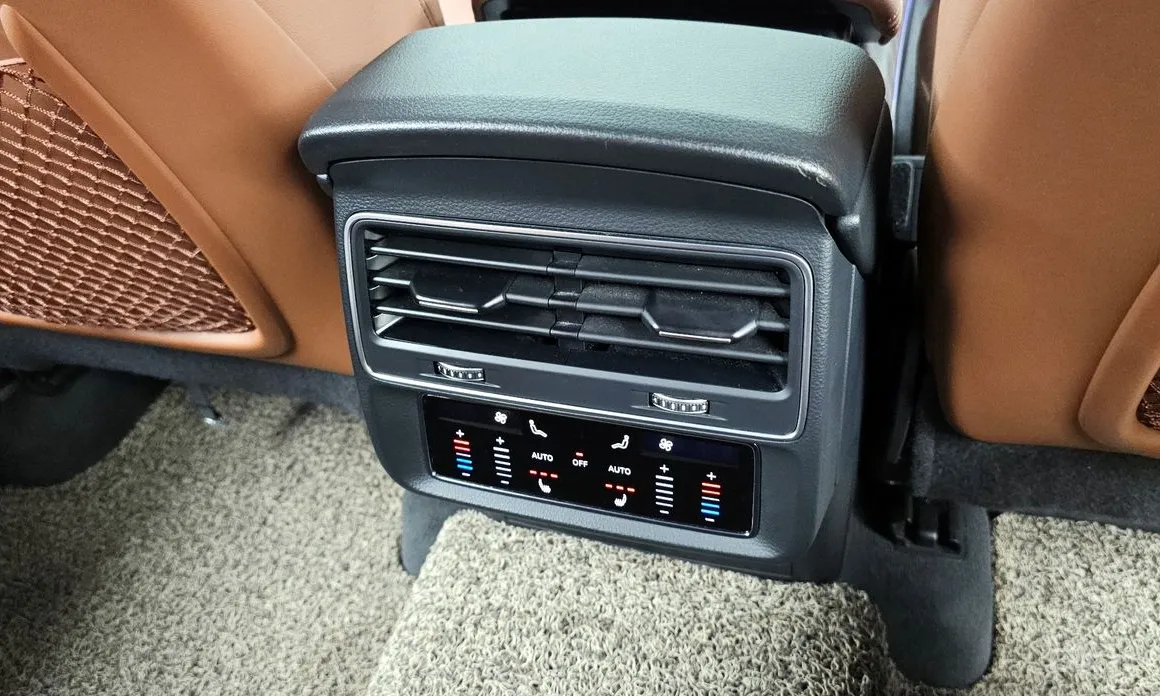 Фото 19 - Audi Q7