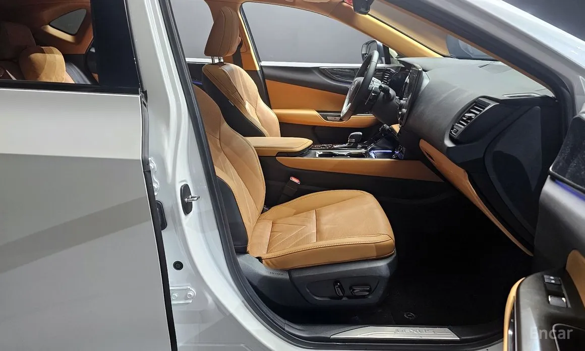 Фото 11 - Lexus NX