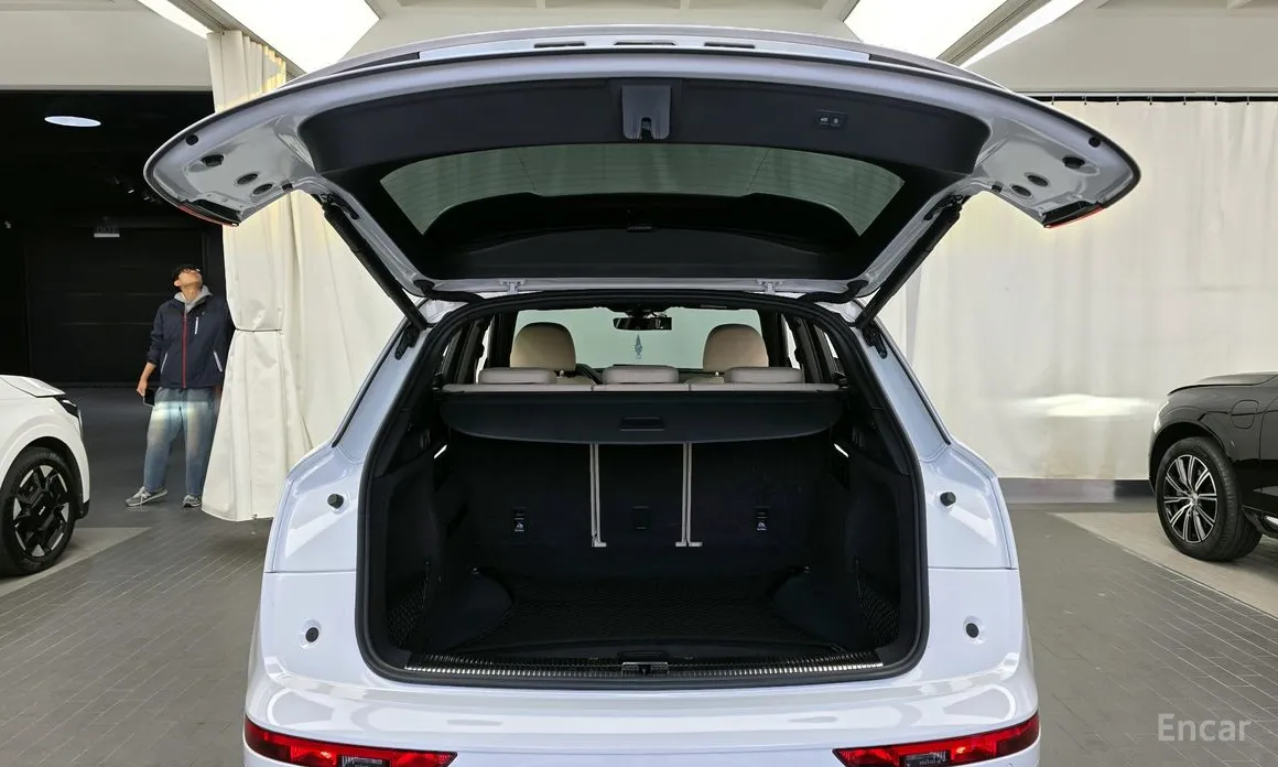 Фото 20 - Audi Q5