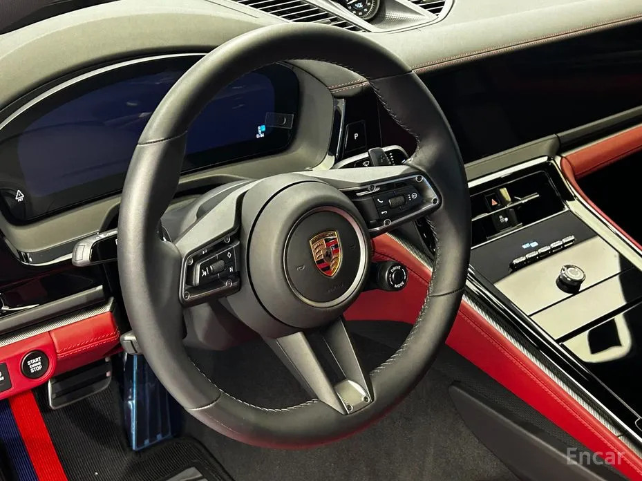 Фото 14 - Porsche Panamera