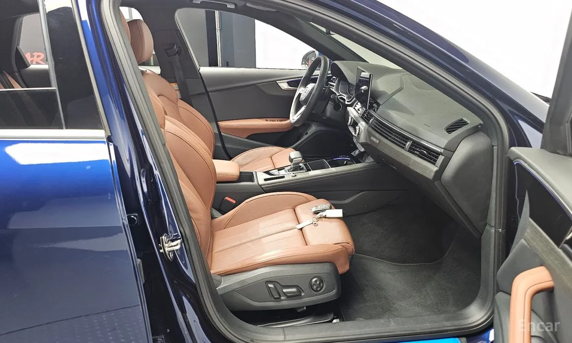 Фото 11 - Audi A4