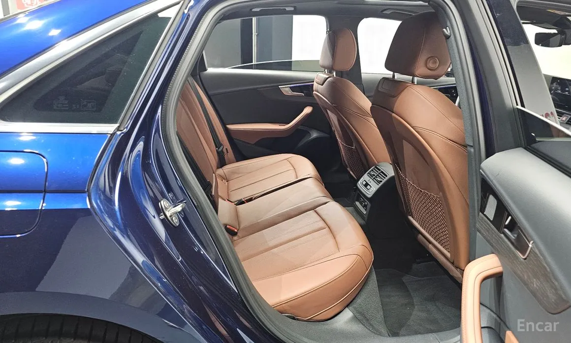 Фото 12 - Audi A4