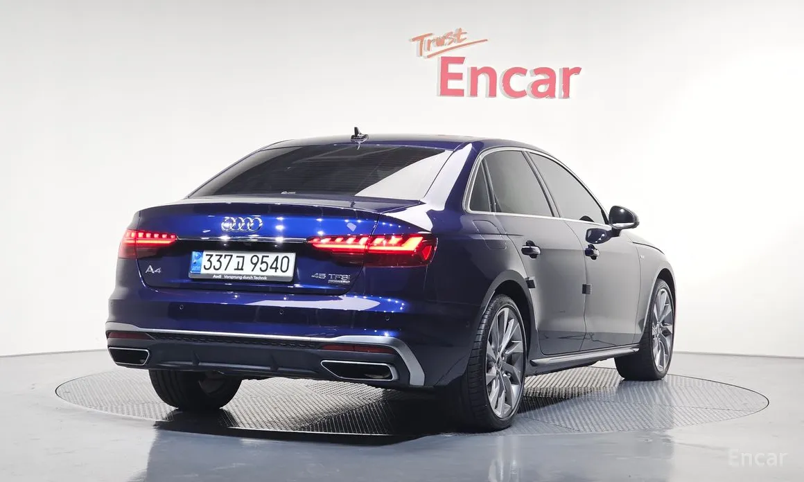 Фото 2 - Audi A4