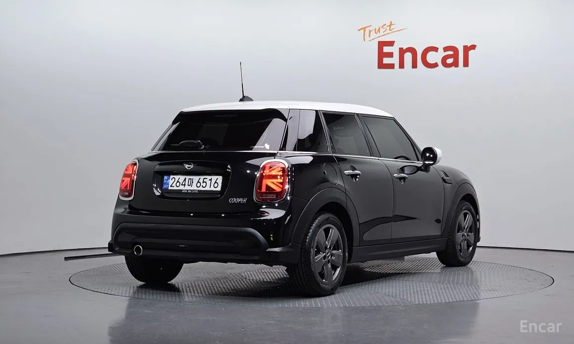 Фото 2 - Mini Cooper