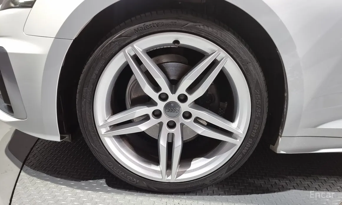 Фото 5 - Audi A5