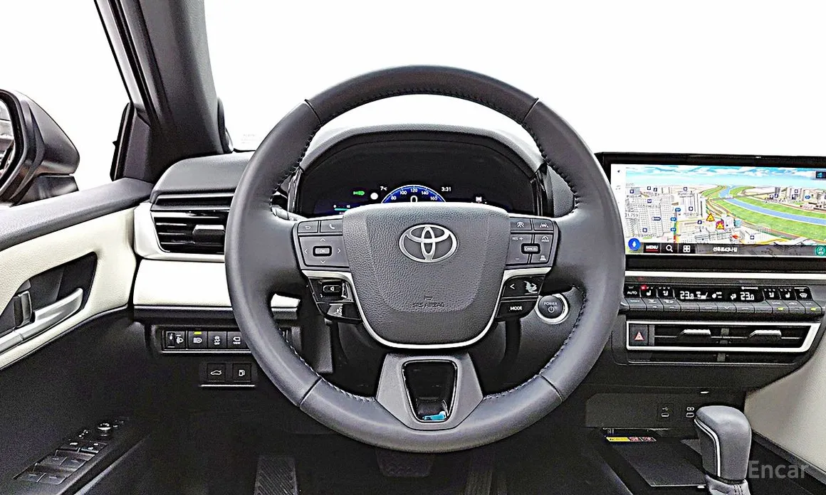 Фото 10 - Toyota Camry