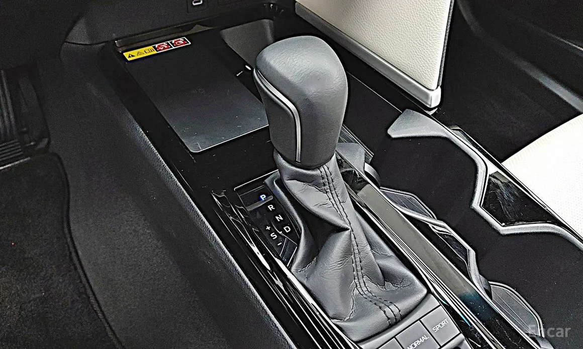 Фото 11 - Toyota Camry