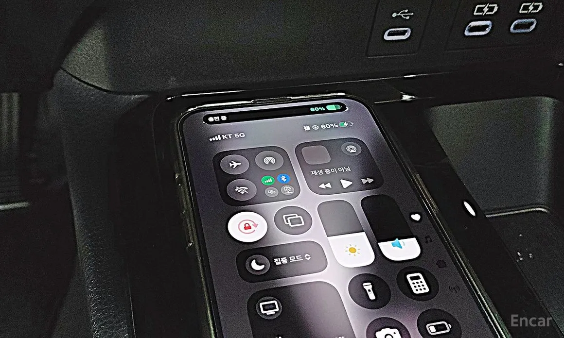 Фото 17 - Toyota Camry