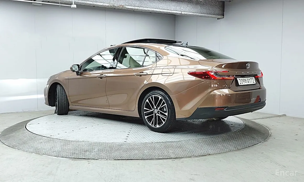 Фото 2 - Toyota Camry