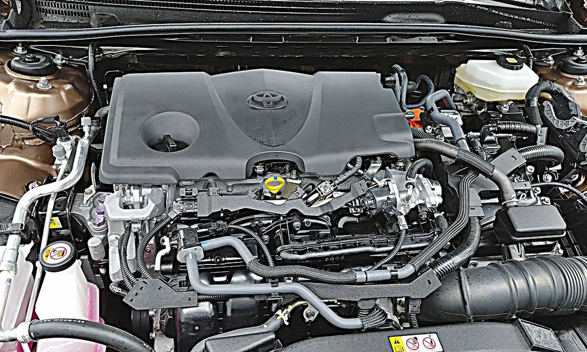 Фото 6 - Toyota Camry