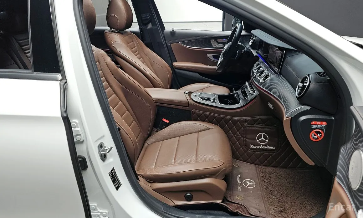 Фото 10 - Mercedes-Benz E-Class