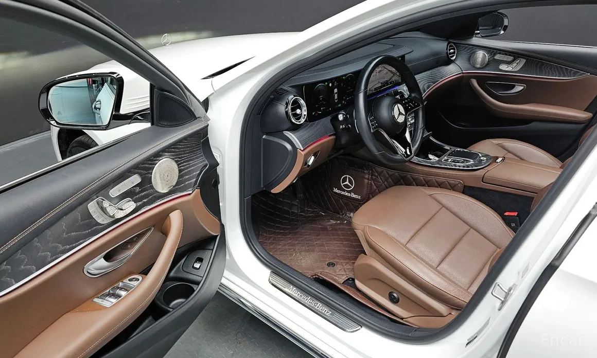 Фото 12 - Mercedes-Benz E-Class