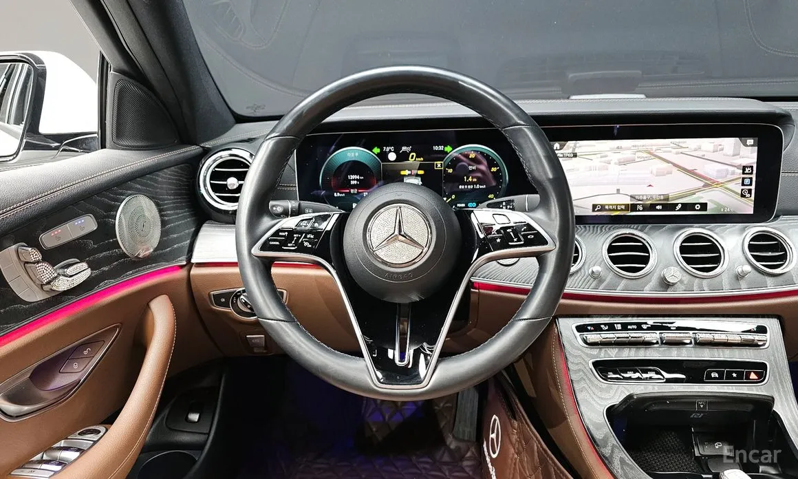 Фото 13 - Mercedes-Benz E-Class