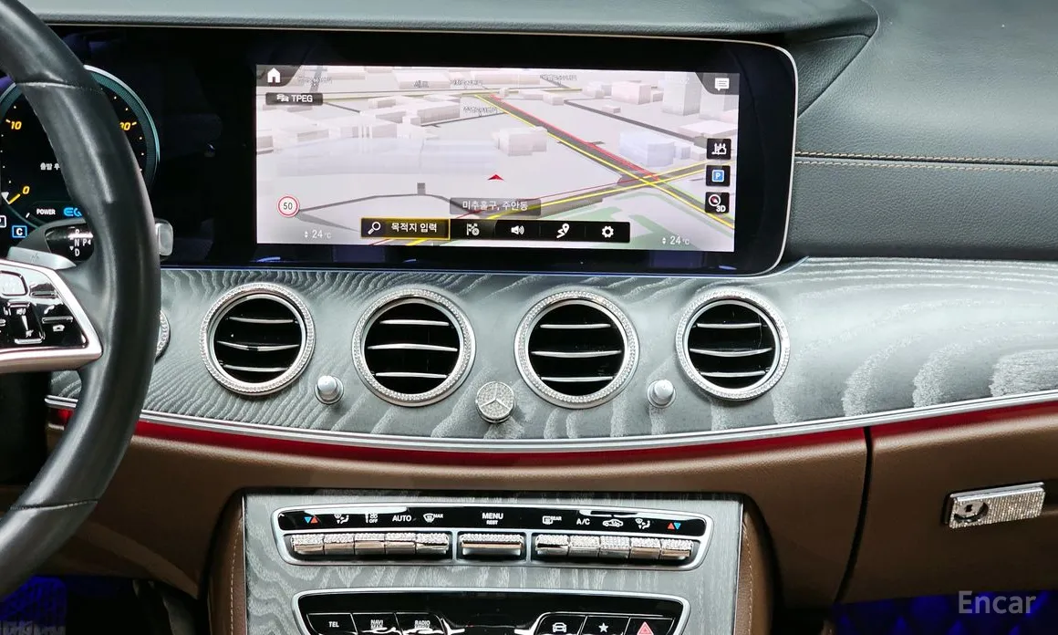 Фото 14 - Mercedes-Benz E-Class