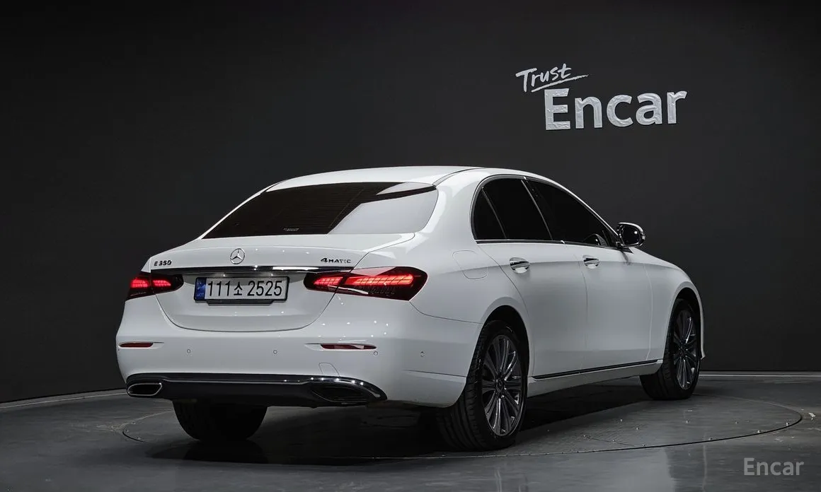 Фото 2 - Mercedes-Benz E-Class